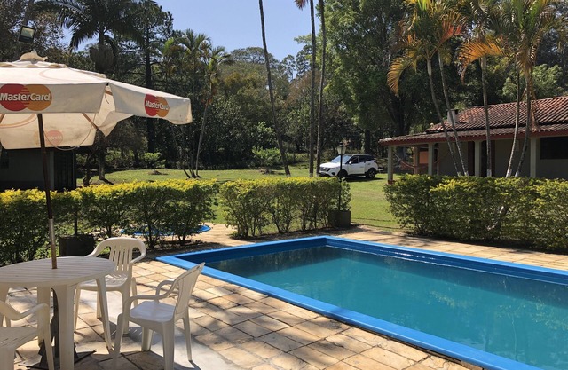 BELLE MAISON AVEC PISCINE ET LAC