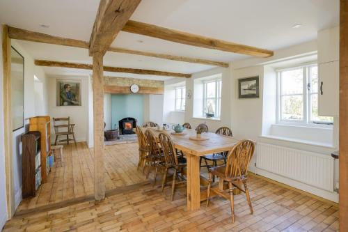 Beautiful Cottage with Expansive Countryside Views