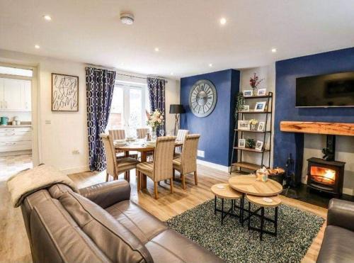 Beautiful cottage with log burner