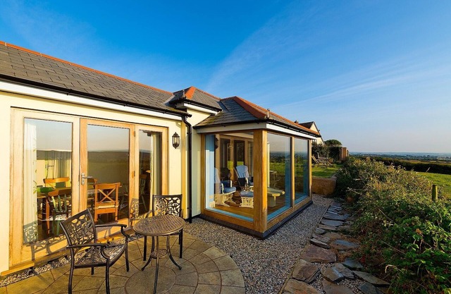 Luxury Beautiful Cottage with Stunning Sea Views Pets Welcome