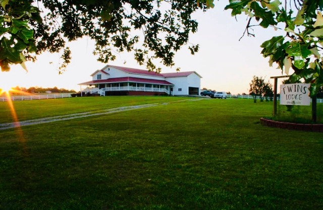 Belle ferme de campagne sur 2 hectares, 12 couchages, zone de chasse et de pêche!