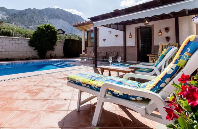 Belle maison de campagne avec piscine, terrasse et vue
