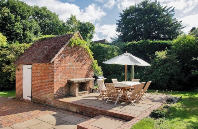 Beautiful Countryside Cottage