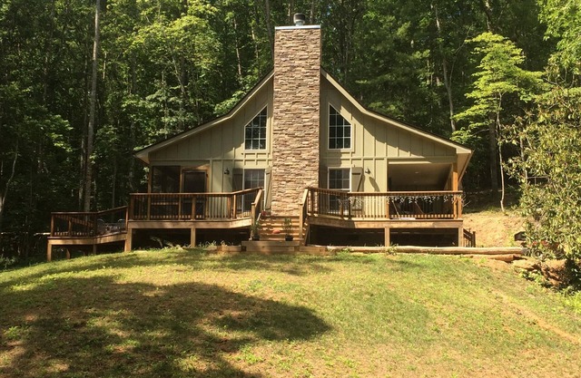 Belle, chalet confortable dans un cadre vierge et magnifique, à proximité d'attractions