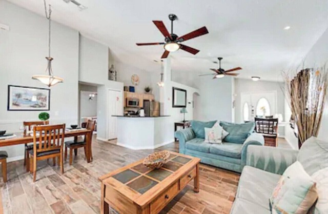 Beautiful & Cozy Home Away From Home Near Orlando Attractions - 4BR/3Bath