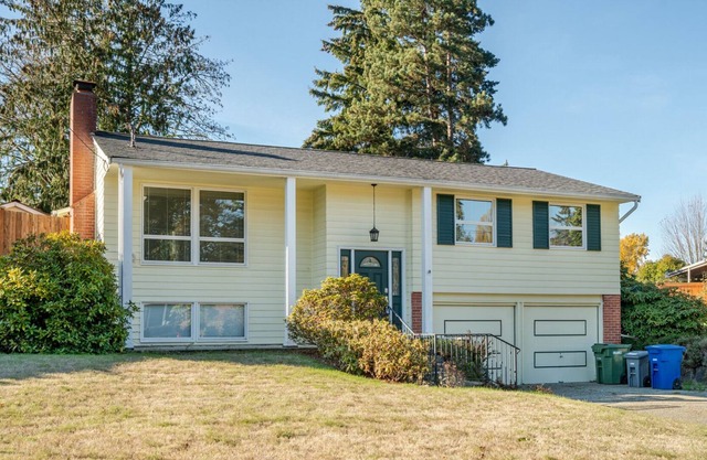 Beautiful, Cozy, Spacious 3BD/2BA Family Home in Bellevue
