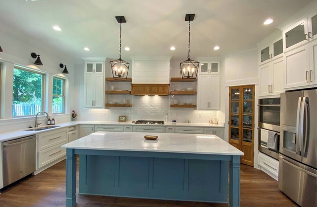 Beautiful custom home near downtown!