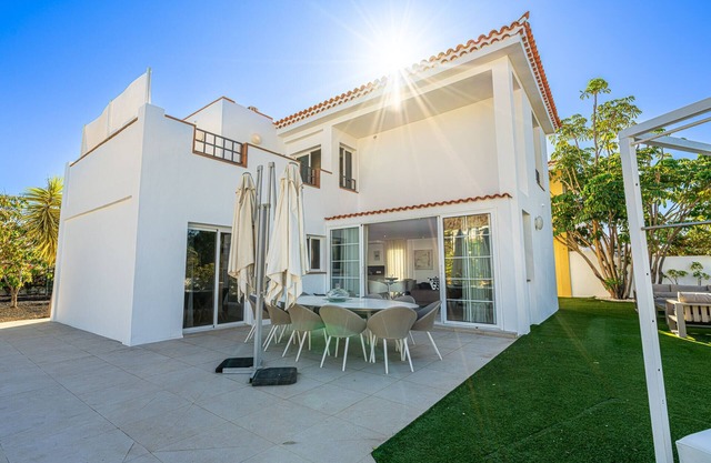 BELLE MAISON INDIVIDUELLE DANS PUNTA RASCA AU COEUR DE PALM MAR