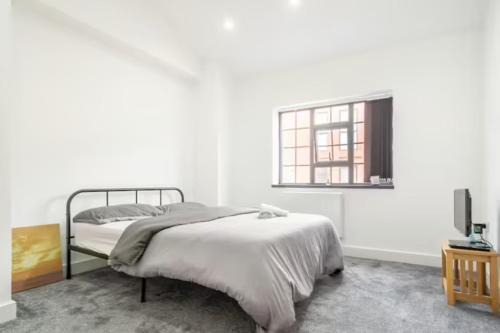 Beautiful En-suite Room with Bath Tub to Let in the Jewelry Quarter
