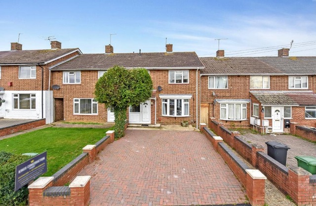 Beautiful entire house, close to Harry Potter Studios