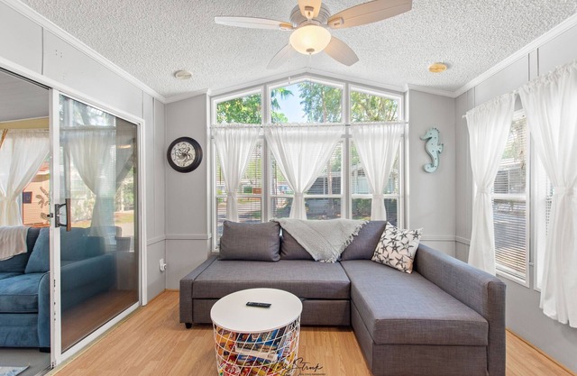 Beautiful, family-friendly cottage just 4 miles from Disney World