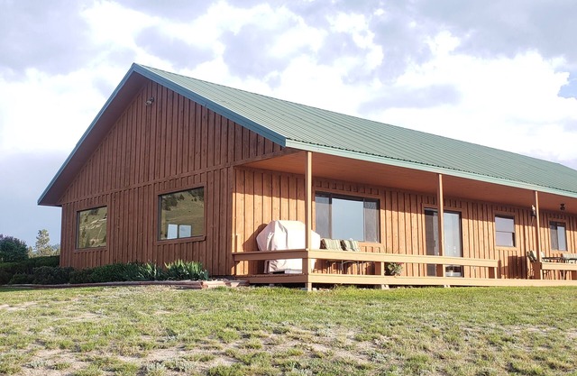 Belle maison familiale nichée dans les montagnes du Montana près de Helena