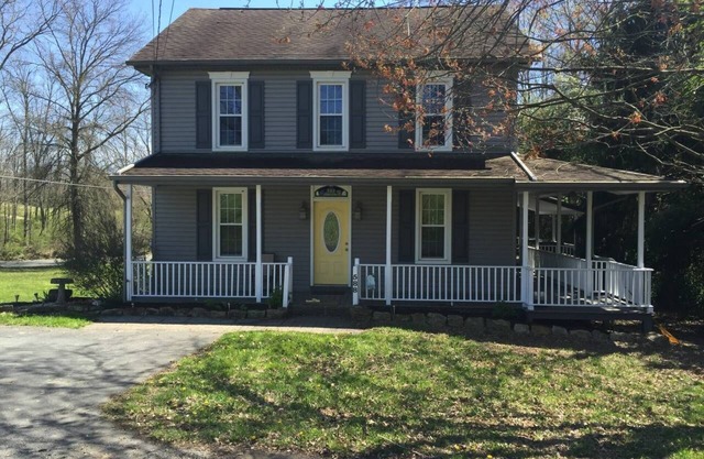 Belle Maison En Fish-friendly Manada Creek