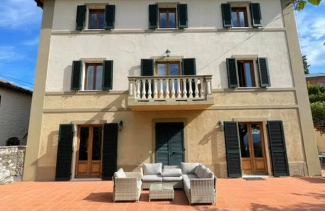 Beautiful family villa with private pool and wonderful mountain views near Barga