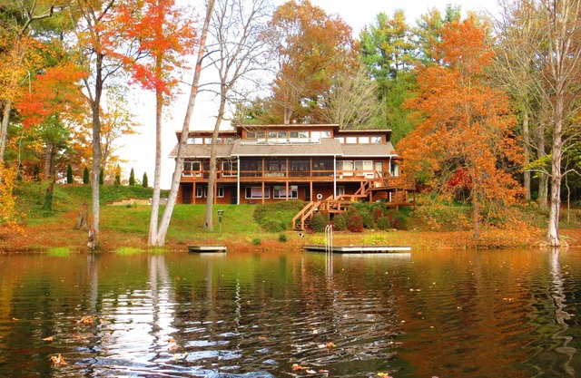 Magnifique Lodge surplombant le magnifique lac Le 18 Pristine Acres Dans Asheville