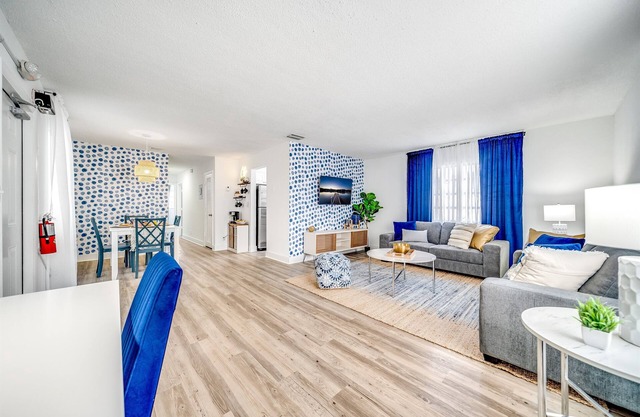 2nd Floor Canal View Condo - Palm Wave Stays