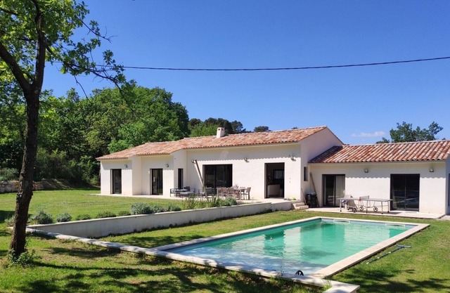 Beautiful family villa with garden and swimming pool Cabriès, quiet location