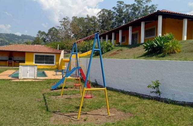 Belle ferme: grande maison, barbecue, piscine, aire de jeux pour enfants ..