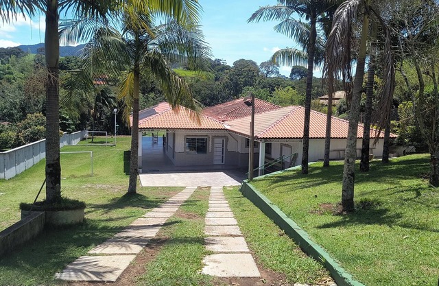 Belle ferme avec piscine, une petite île. Près de la cascade Rio Jaguari.