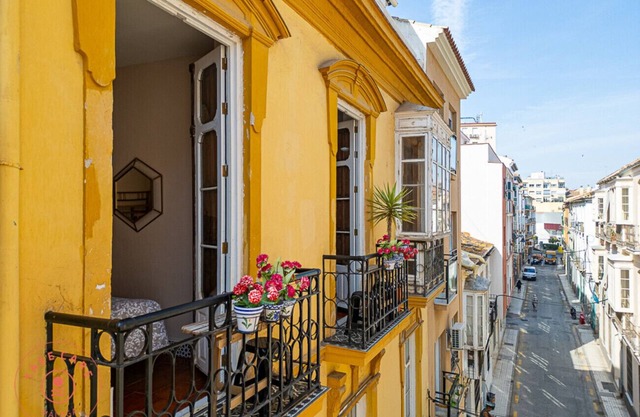 Beautiful Flat Near Plaza Merced - TakeCareMalaga