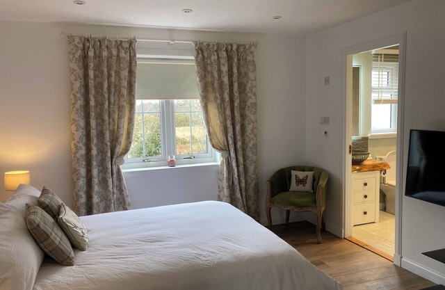 Beautiful rural apartment ten minutes from Dornoch beach. Private patio/heater