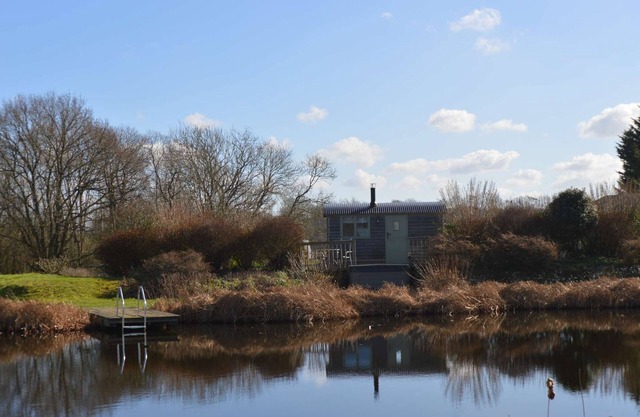 Shepherds Hut avec bain bouillonnant dans un superbe environnement rural