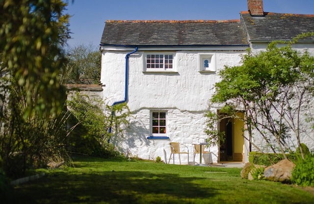Beau chalet historique dans un jardin clos de 3/4 d'acre