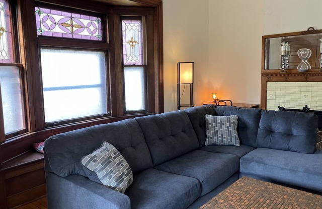 Beautiful historic home, Wittenberg Univ, peaceful setting on campus; 2 bedrms