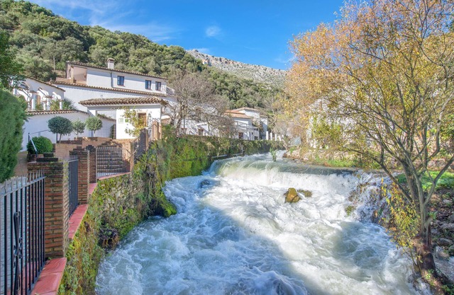 Magnifique appartement de vacances "Casa Rural Nacimiento 2" avec piscine, jardin, Wi-Fi et climatisation.