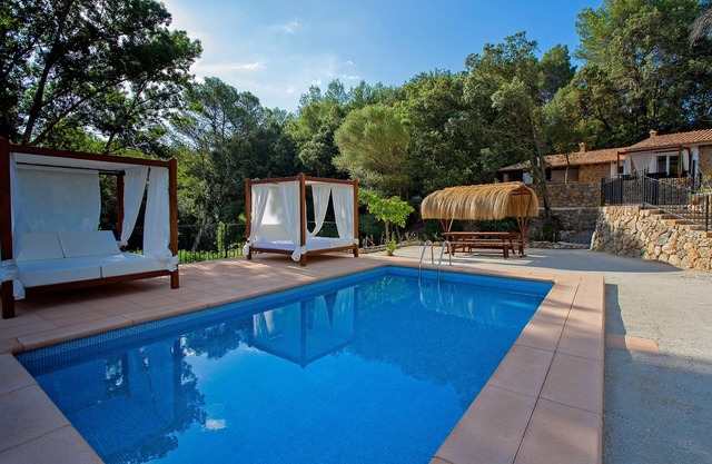 Belle maison de vacances avec piscine privée à Binibona au bord des montagnes Tramuntana