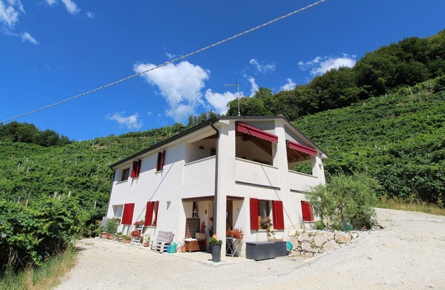 Belle maison de vacances à Miane avec terrasse