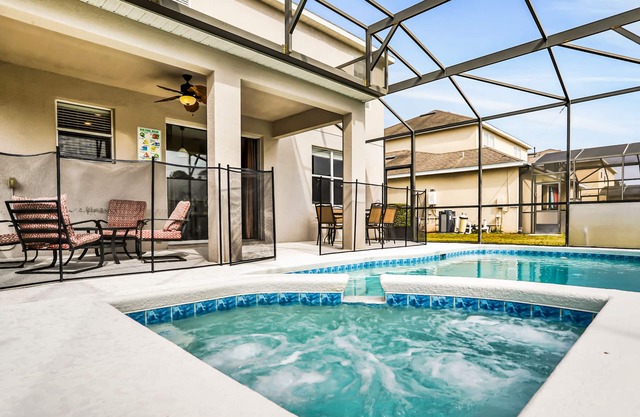 Beautiful home close to theme parks with private oool, AC & W/D - dog-friendly