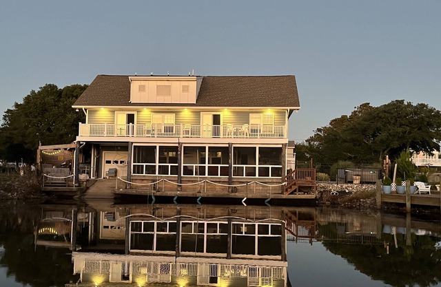 Beautiful home in quiet beach neighborhood on canal. Five minute walk to beach.