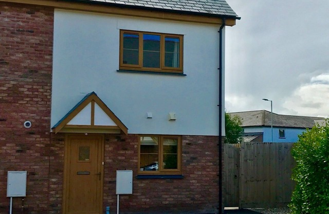 Belle nouvelle maison dans le centre du village