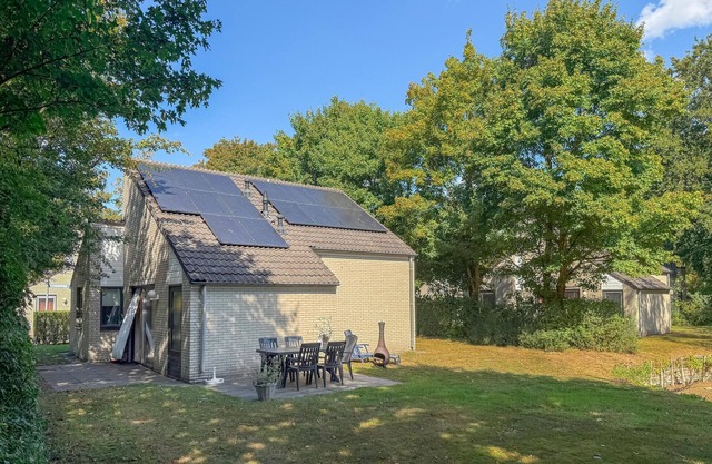 Belle maison à Hoeven avec WiFi