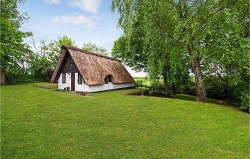 Beautiful Home In Løgstrup With Wifi