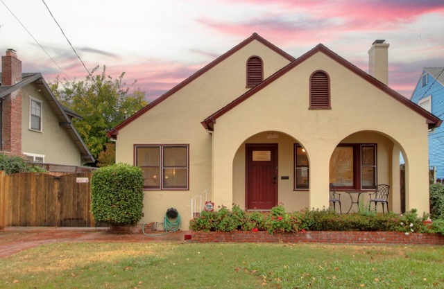 Beautiful home in prestigious East Sacramento