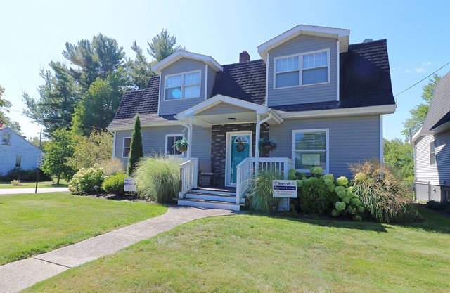 Belle maison au coeur de Bemus Point, 4977 Main St.