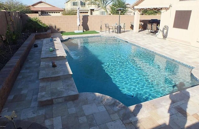 Belle maison dans la vallée de San Tan Piscine chauffée et arrière-cour entièrement carrelée