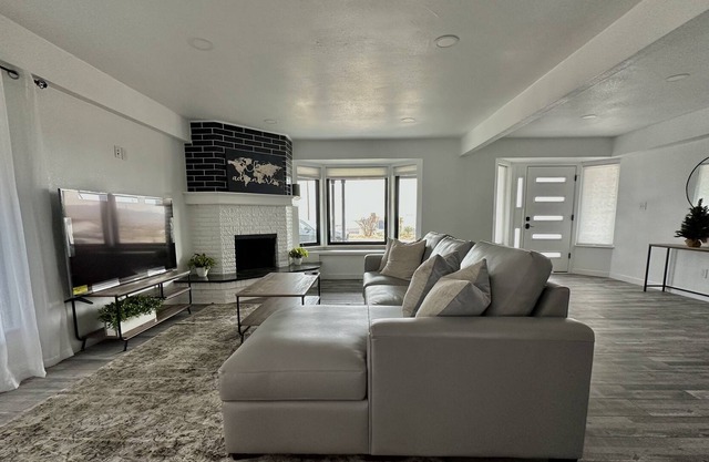 Beautiful home located in historic district overlooking downtown El Paso.