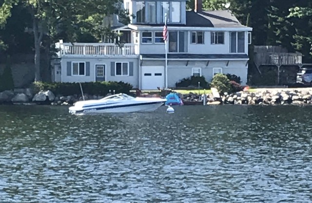 Belle maison sur le lac Thompson