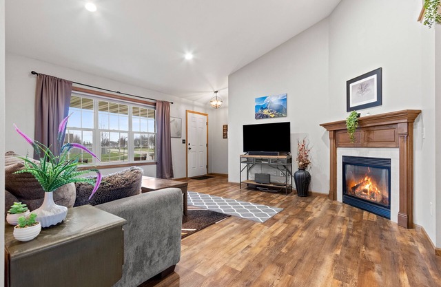 Beautiful home only 15 minutes from Lambeau Field
