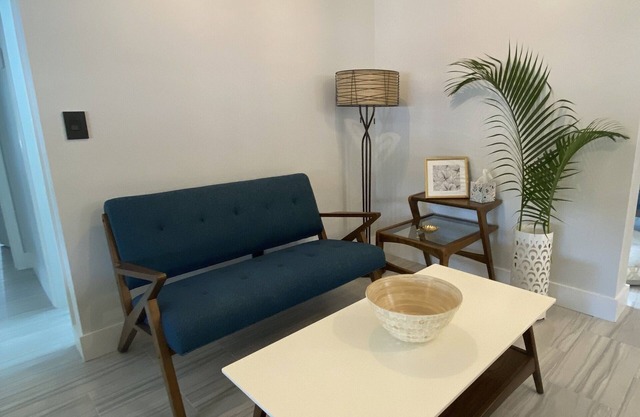 Beautiful Home/ 4 miles to Beach & FLL Airport