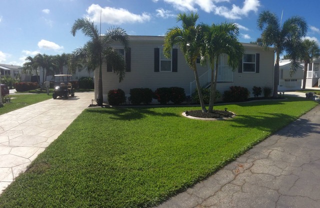 Belle maison à Fort Myers Beach communauté fermée avec piscines spa et bien plus encore