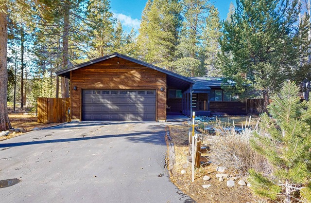 Beautiful home with private hot tub, gazebo, and gas fireplace