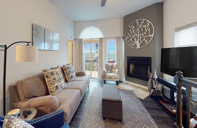 Beautiful home with extraordinary lake views from large deck & modern amenities