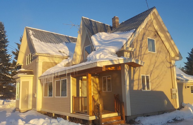 Belle maison avec une sensation de cabine située près du domaine skiable de Jay Peak