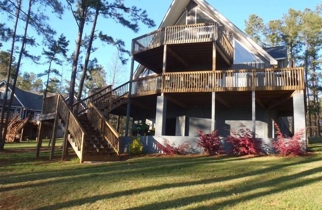 Belle maison avec vue panoramique sur le lac Gaston