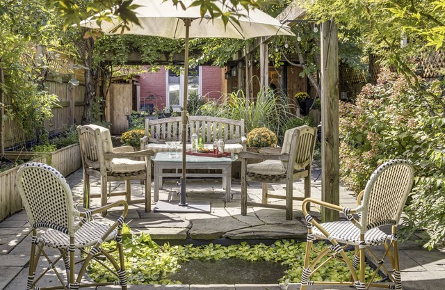Belle maison et jardin dans le centre-ville de Hudson, NY