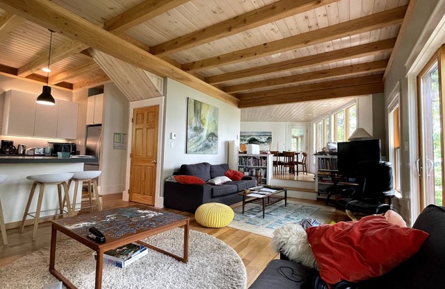 Retraite au bord de l'eau toute l'année. Belle maison, grandes marées, cadre magique